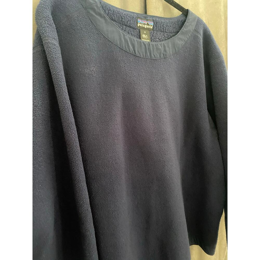 Patagonia Women's Navy Blue Pullover Fleece Sweatshirt - Picture 6 of 7